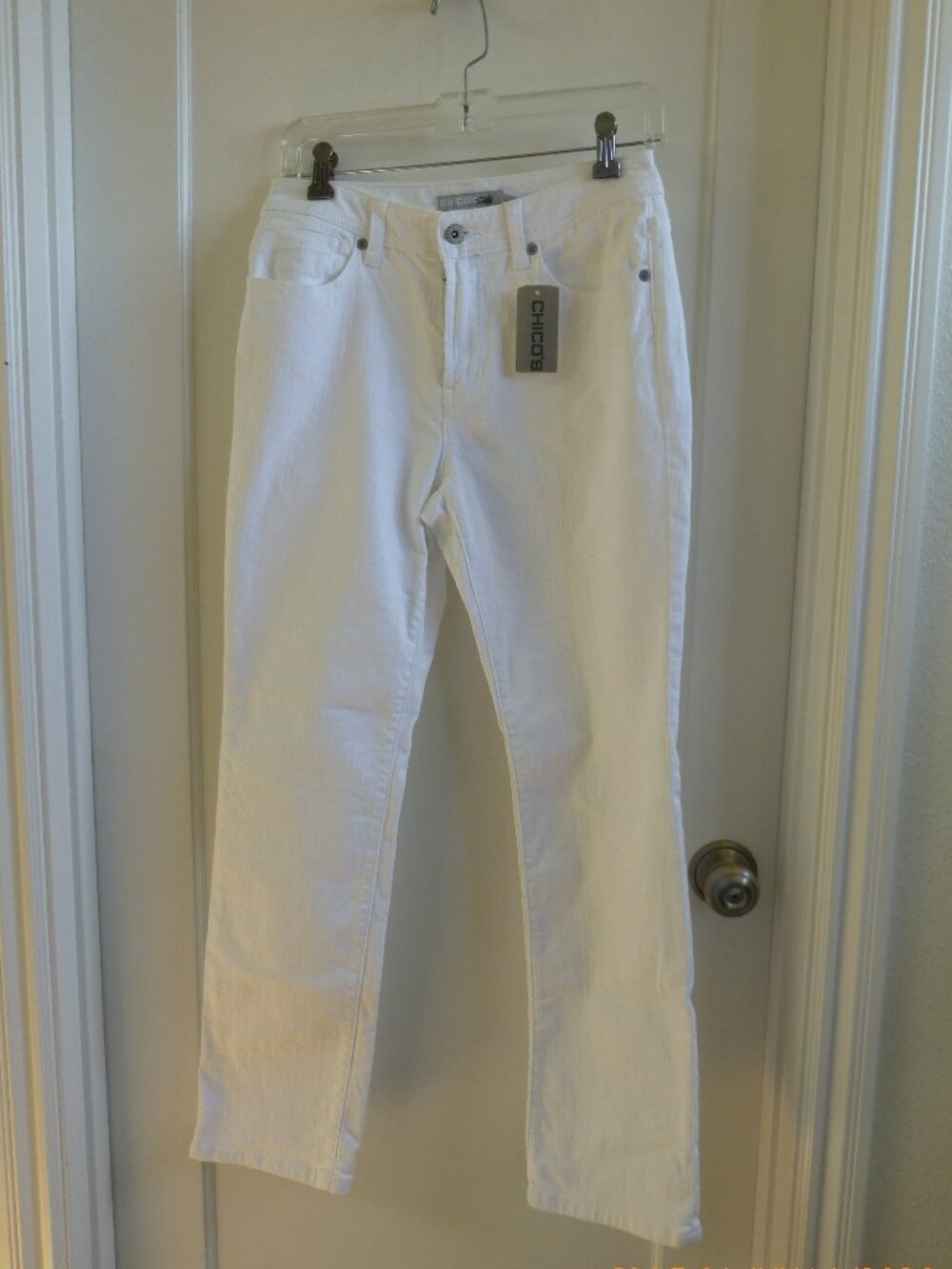 Chico’s Platinum Abalone Jeans 00 Short XS White Denim Relaxed Fit Straight Leg